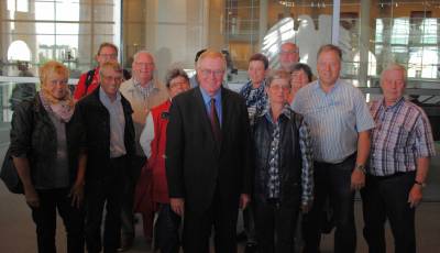 Reinhold Sendker mit den Besuchern aus dem Kreis Warendorf im Reichstag. - Reinhold Sendker mit den Besuchern aus dem Kreis Warendorf im Reichstag.