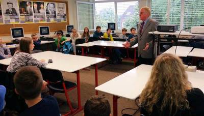 Reinhold Sendker MdB beim Medienkompetenztag im Mariengymnasium Warendorf  - Reinhold Sendker MdB beim Medienkompetenztag im Mariengymnasium Warendorf 