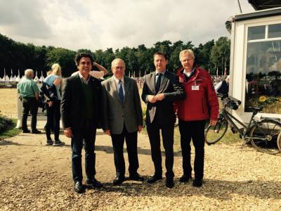 (v.l.) Snke Lauterbach (Vorsitzender der Deutschen Reiterlichen Vereinigung e.V. ), Reinhold Sendker MdB, Dieter Stier MdB und Dr. Klaus Miesner (Geschftsfhrer des Bereichs Zucht der Deutschen Reiterlichen Vereinigung FN) - (v.l.) Sönke Lauterbach (Vorsitzender der Deutschen Reiterlichen Vereinigung e.V. ), Reinhold Sendker MdB, Dieter Stier MdB und Dr. Klaus Miesner (Geschäftsführer des Bereichs Zucht der Deutschen Reiterlichen Vereinigung FN)