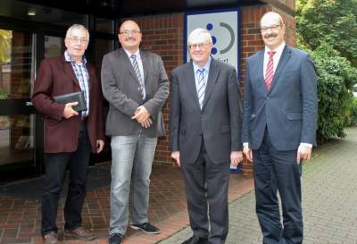 (v.l.) Heinrich Tns, Wilfried Voges, Reinhold Sendker MdB, Brgermeister Carsten Grawunder - (v.l.) Heinrich Töns, Wilfried Voges, Reinhold Sendker MdB, Bürgermeister Carsten Grawunder