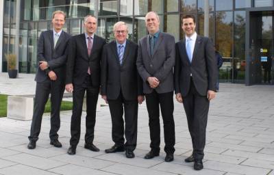 (v.l.) Winfried Mertens, Peter Goerdeler, Reinhold Sendker, Heinz Wesseler und Dr. Jan Deitmer. - (v.l.) Winfried Mertens, Peter Goerdeler, Reinhold Sendker, Heinz Wesseler und Dr. Jan Deitmer.