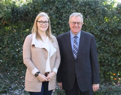 Reinhold Sendker MdB mit der PPP-Stipendiatin Julia Tyszka. - Reinhold Sendker MdB mit der PPP-Stipendiatin Julia Tyszka.