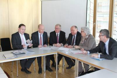 (v.l.) Tim Ostermann, Ralph Brinkhaus, Reinhold Sendker, Heinrich Zertik,Lena Strothmann und Christian Haase. - (v.l.) Tim Ostermann, Ralph Brinkhaus, Reinhold Sendker, Heinrich Zertik,Lena Strothmann und Christian Haase.