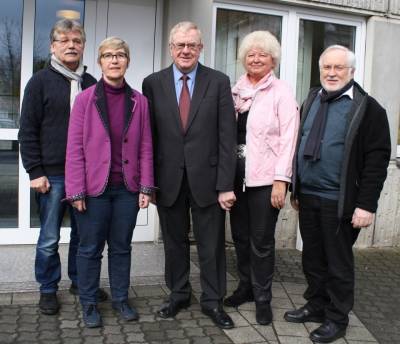 v.l. Peter Gorris, Lisa Heese, Reinhold Sendker, Theresia Gerwing und Rudolf Goriss. - v.l. Peter Gorris, Lisa Heese, Reinhold Sendker, Theresia Gerwing und Rudolf Goriss.