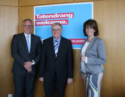 (v.l.) Frank Tischner, Reinhold Sendker und Erika Wahlbrink - (v.l.) Frank Tischner, Reinhold Sendker und Erika Wahlbrink