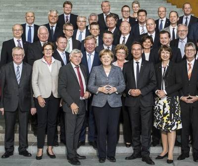 Reinhold Sendker mit den Kollegen der AG-Kommunalpolitik zu Gast bei Bundeskanzlerin Merkel im Bundeskanzleramt. - Reinhold Sendker mit den Kollegen der AG-Kommunalpolitik zu Gast bei Bundeskanzlerin Merkel im Bundeskanzleramt.