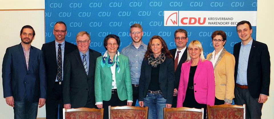 (v.l.) Peter Lehmann, Joachim Fahnemann, Reinhold Sendker MdB, Ina Scharrenbach MdL, Michael Sendker, Elke Mller, Axel Linke, Elke Duhme, Gisela Sonnabend, Paul Ziemiak