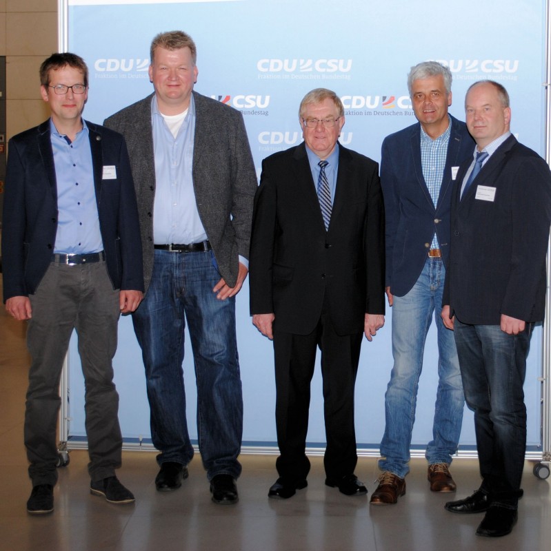 (v.l.) Christoph Tentrup, Bernd Degener (beide Ortsverband Vellern Neubeckum), Reinhold Sendker MdB, Hubert Raring (Ortsverband Vellern Neubeckum) und Josef Schumacher (Ortsverband Beckum)