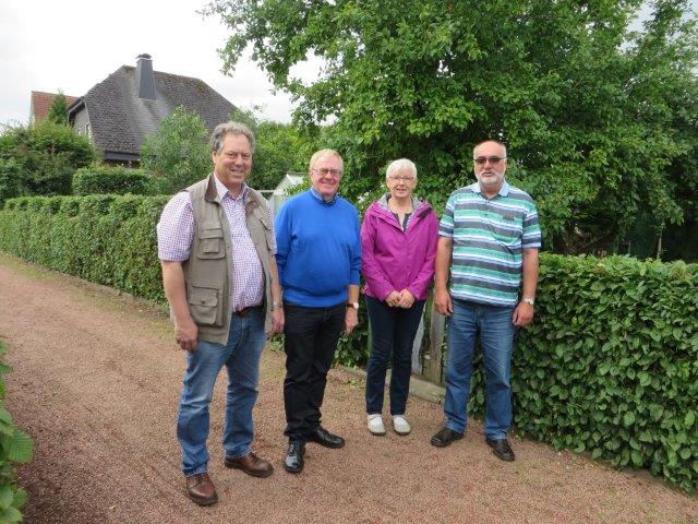 (v.l.) Rolf Rosendahl (Vorsitzender Bezirksverband),  Reinhold Sendker MdB CDU, Monika Junker (Vorstandsmitglied KGV Everswinkel), Peter Vogt (Schriftfhrer Bezirksverband)