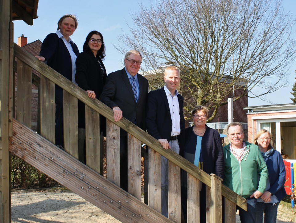 (v.l.) Barbara Schoppmann (Elisabeth-Kindergarten Warendorf), Ursula Gnster-Schning, Reinhold Sendker, Henning Rehbaum MdL, Hildegard Janzen (Marien-Kindergarten Warendorf), Hubert Frber (Kindergarten St. Josef Ahlen) und Ulla Steinhorst