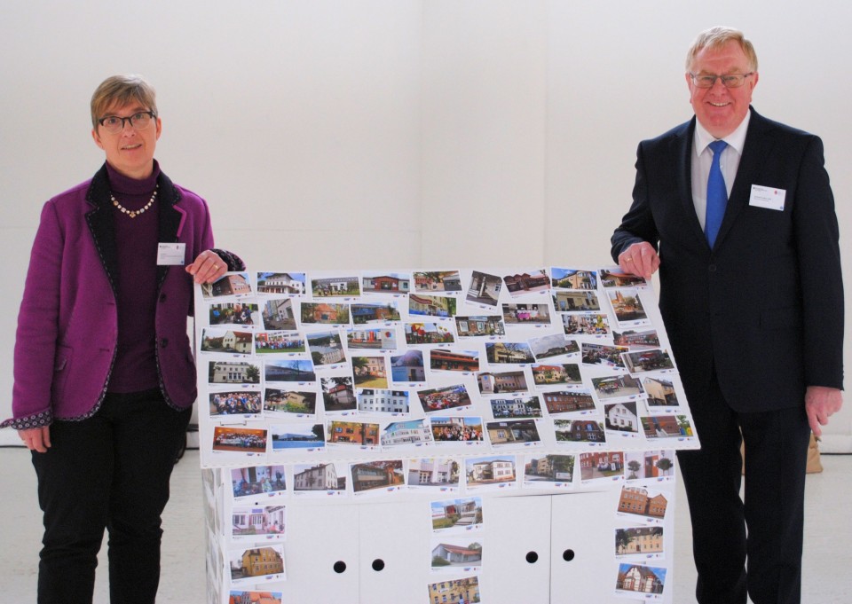 Trafen sich am Rande der Festveranstaltung zum Gesprch: Reinhold Sendker und Lisa Heese