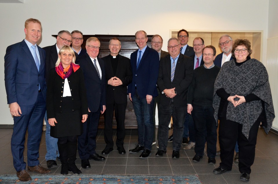 Vertreter des Warendorfer CDU-Kreisverbands um den Bundestagsabgeordneten Reinhold Sendker mit Weihbischof Dr. Stefan Zekorn und den Dechanten im Kreis Warendorf trafen sich zu ihrem regelmigen Austausch 