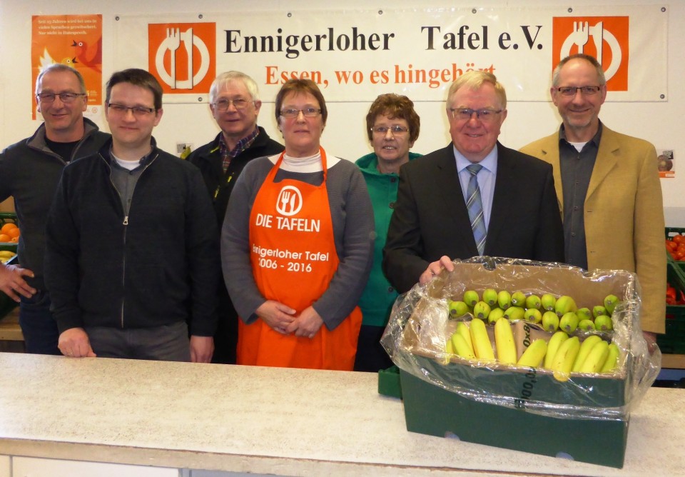 (v.l.:) Georg Aufderheide (CDU-Fraktionsvorsitzender), Dirk Aufderheide (CDU-OU Vorsitzender), Josef Nordhoff (2. Vors. Tafel), Geschftsfhrerin Christina Rave, Edeltraud Klabunde, Reinhold Sendker MdB und Dr. Ralf Thorwirth (1. Vors. Tafel)