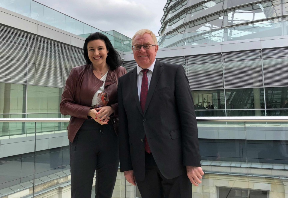 Reinhold Sendker und Dorothee Br auf der Fraktionsebene des Deutschen Bundestages.