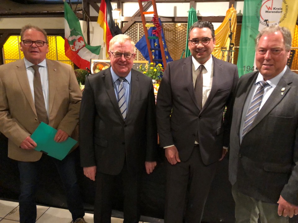 (v.l.) Gregor Schweins, Bürgermeister Dr. Berger, Reinhold Sendker MdB und Rolf Rosendahl.