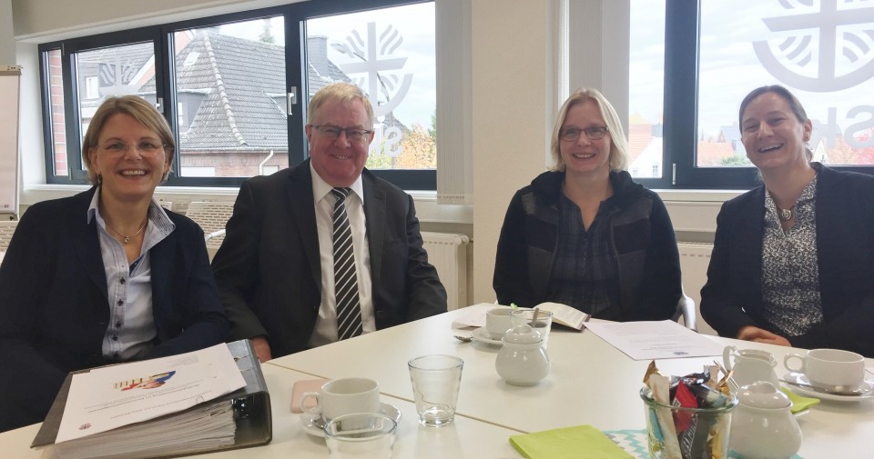 (v.l.) Susanne Pues, Reinhold Sendker MdB, Sylvia Rschenschmidt und Esther Luppe.