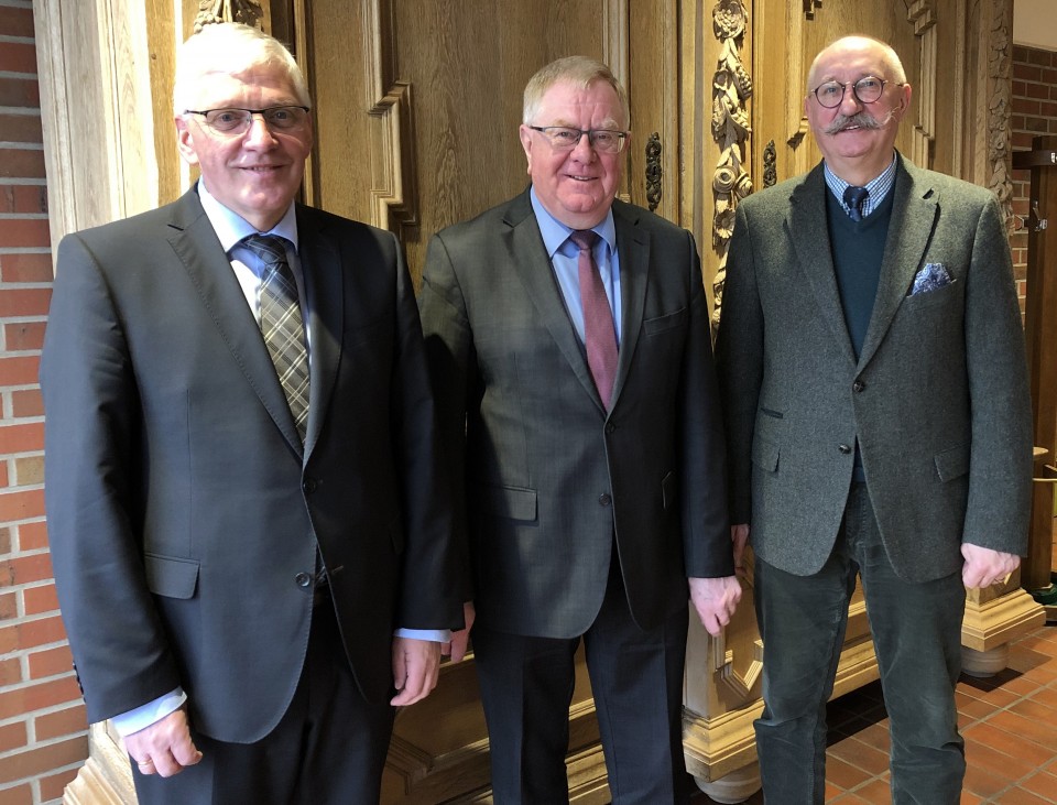 (v.l.) Brgermeister Josef Uphoff, Reinhold Sendker MdB und Wolf-Rdiger Vller.