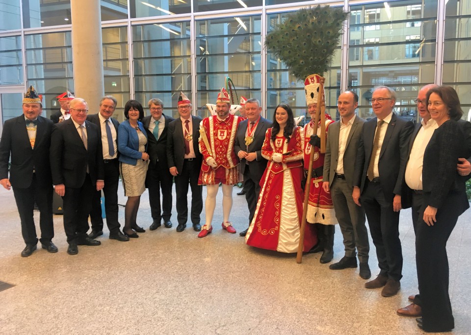 Das Kln-Porzer Dreigestirn zu Besuch im Deutschen Bundestag