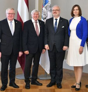 v.l.: Reinhold Sendker MdB, Alois Karl MdB, Staatsprsident Egils Levits und Claudia Mller MdB. Foto: Ilmārs Znotiņ, Valsts prezidenta kanceleja // Photo: Ilmārs Znotiņ, Chancery of the President of Latvia 