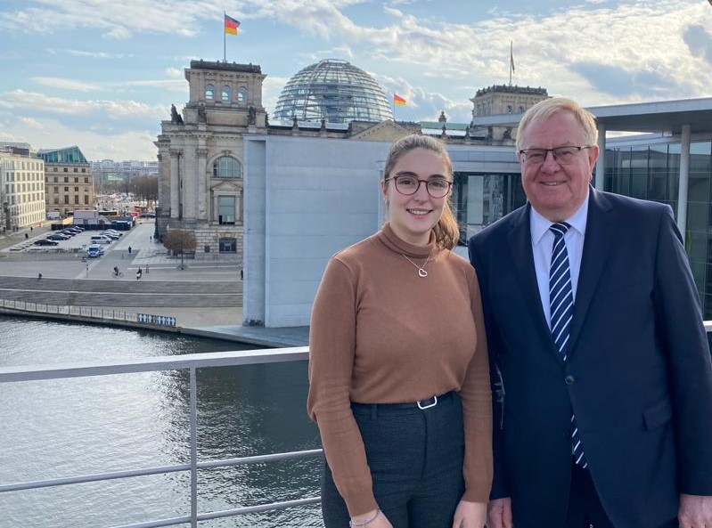 Cara Barz und Reinhold Sendker MdB auf der 