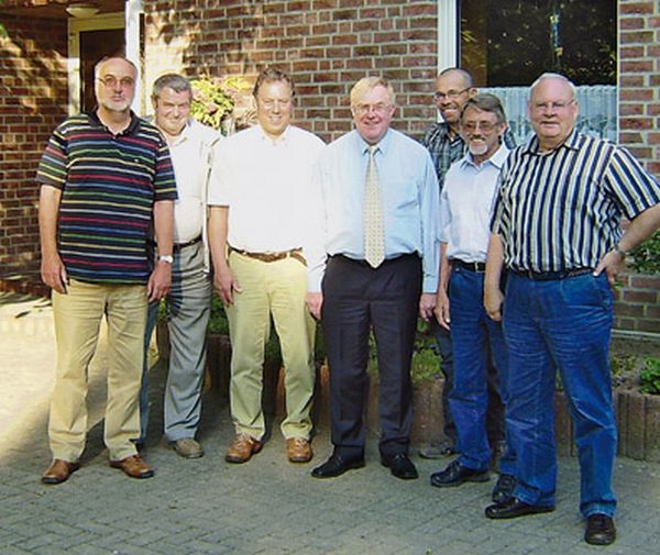 Reinhold Sendker MdB mit dem Vorstand des Bezirksverband der Kleingärtner im Kreis Warendorf.