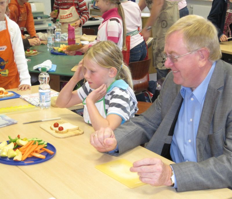 Reinhold Sendker MdB in der Norbertschule Lette