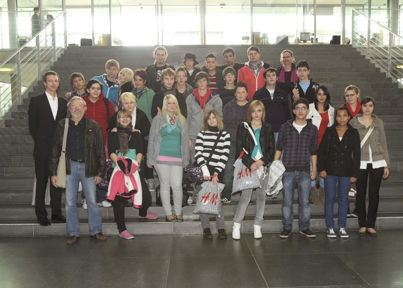 Die Klasse 10.2 der Gesamtschule Ahlen im Paul-Lbe-Haus des Deutschen Bundestages.