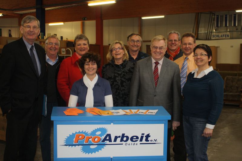 v.l.: Karl Schiewerling MdB, Norbert Pinkerneil, Dr. Birgit Schneider (CDU-Oelde), Gudrun Floren, Brigitte Kaese, Albert Wesemann (Job-Paten Oelde), Reinhold Sendker MdB, Thomas Bcker, Thorsten Kinner, Dorothea Nienkemper.