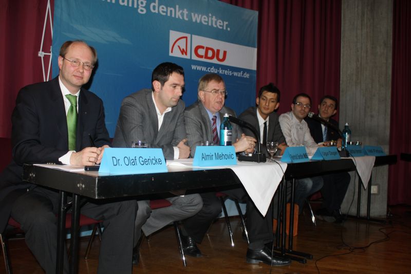 v.l.:Landrat Dr. Olaf Gericke, Almir Mehovic, Reinhold Sendker MdB, Ugur Dogan, Matthias Harmann und Veli Firtina.