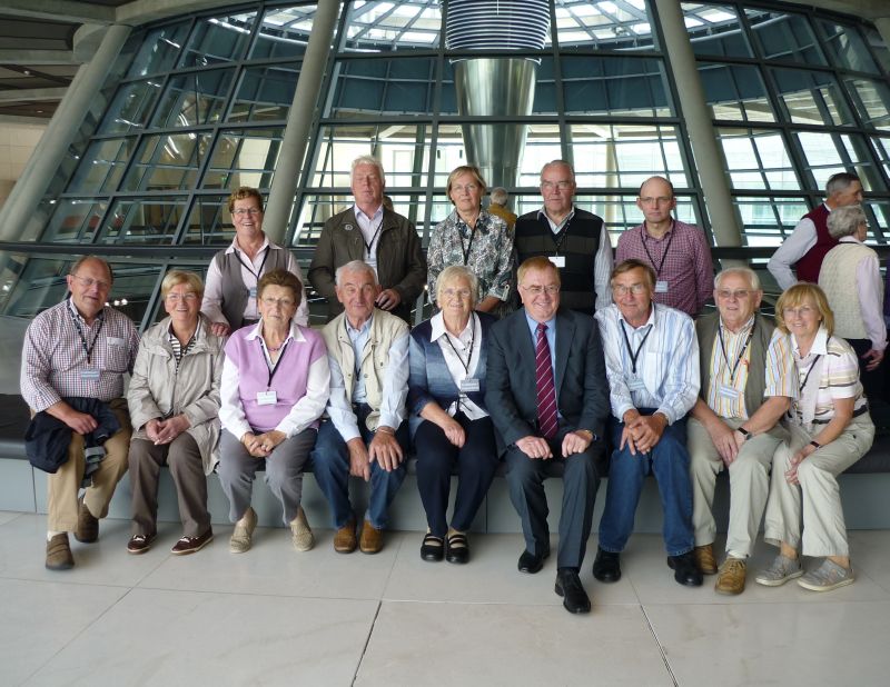 Reinhold Sendker mit den Vertretern der Kolping Familie im Deutschen Bundestag.