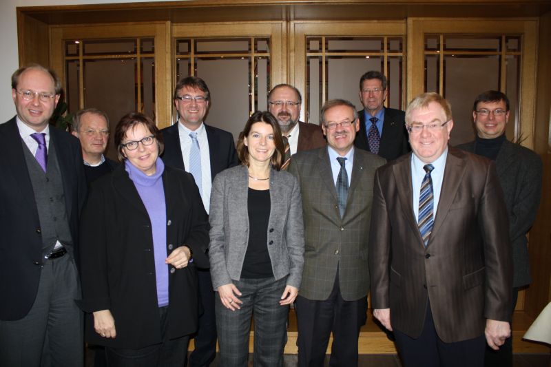 (v.l.) Landrat Dr. Olaf Gericke, Heinz-Josef Schulze Kappelhoff, Astrid Birkhahn MdL, Christian Heine-Gttelmann, Marion Kahn, Michael Menke, Hans-Joachim Hamer, Paul Bltgen, Reinhold Sendker MdB und Uwe Gryczan.