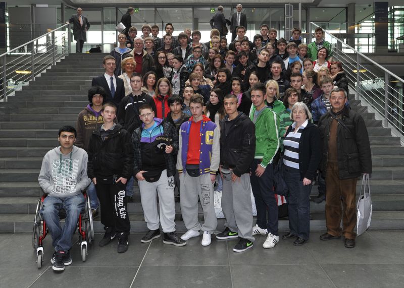 Die Besuchergruppe der Ketteler-Hausptschule Beckum im Paul-Löbe-Haus des Deutschen Bundestages.