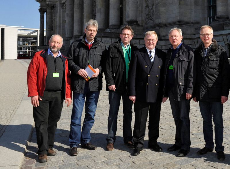 ( v.l.): Rudolf Erlemann,  Klaus Aschhoff, Ludger Junkerkalefeld, Reinhold Sendker MdB, Hubert Lakenbrink  und  Helmut Alberternst.