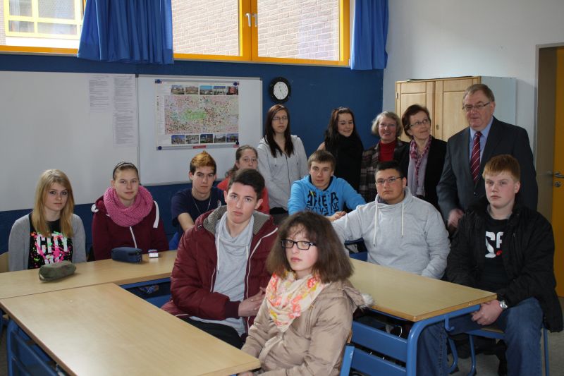 Reinhold Sendker MdB in der Anne-Frank-Schule Ennigerloh