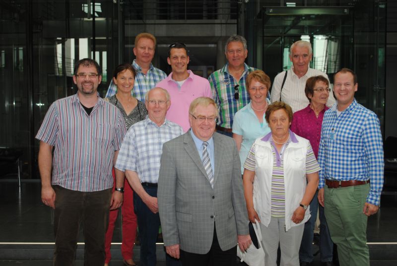 v.l. Simon Kottlarz, Claudia Ottofrickenstein, Bernd Ottofrickenstein, Theo Holtrup, Mathias Nlle, Reinhold Sendker MdB, Theo Schlotmann, Maria Schlotmann, Anneliese Holtrup, Reinhard Kottlarz, Anita Kottlarz, Marcel Opperbeck