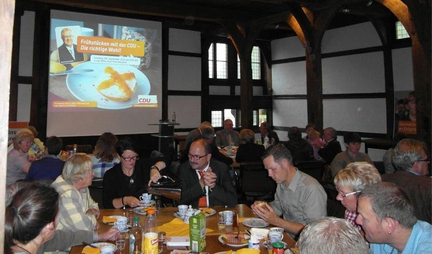 Rund 50 Gäste waren der Einladung der CDU zum Wahlfrühstück gefolgt.