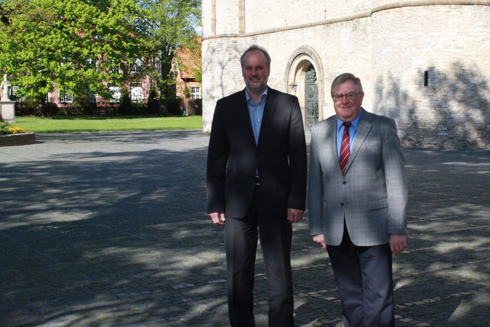 Nach dem Gedankenaustausch ber die heimische Eisenbahninfrastruktur (v.l.) Andr Pieperjohanns und MdB Reinhold Sendker