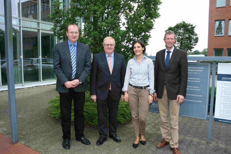 Reinhold Sendker im Gesprch mit der Spitze des WLV-Kreisverbandes Warendorf.