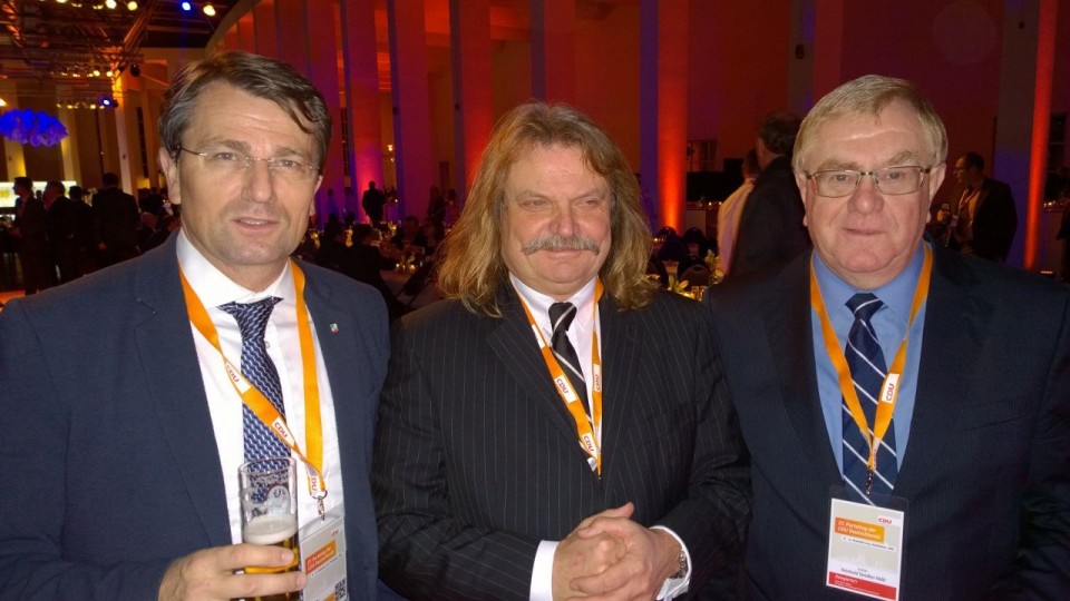 (v.l.) Guido Gutsche, Leslie Mandoki und Reinhold Sendker MdB